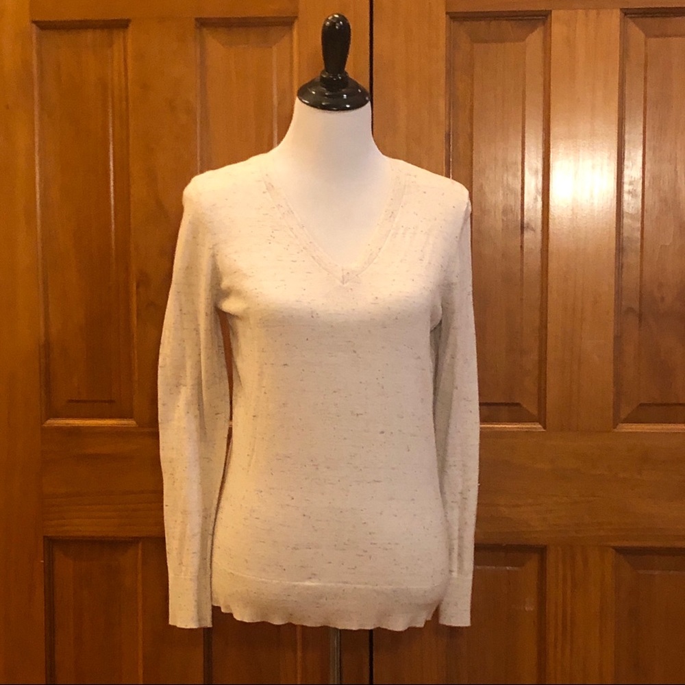 Light weight sweater